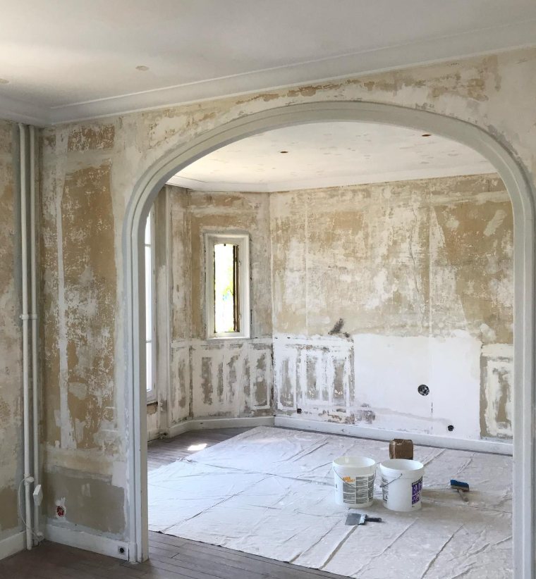 Avant — préparation du plafond — chantier de peinture intérieure dans les Yvelines (78)